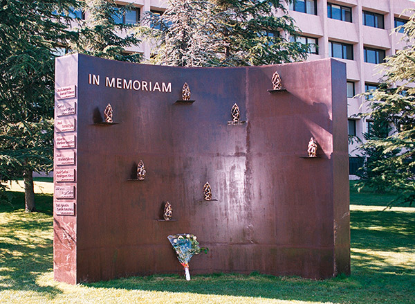 Monumento en memoria de los caídos del CNI